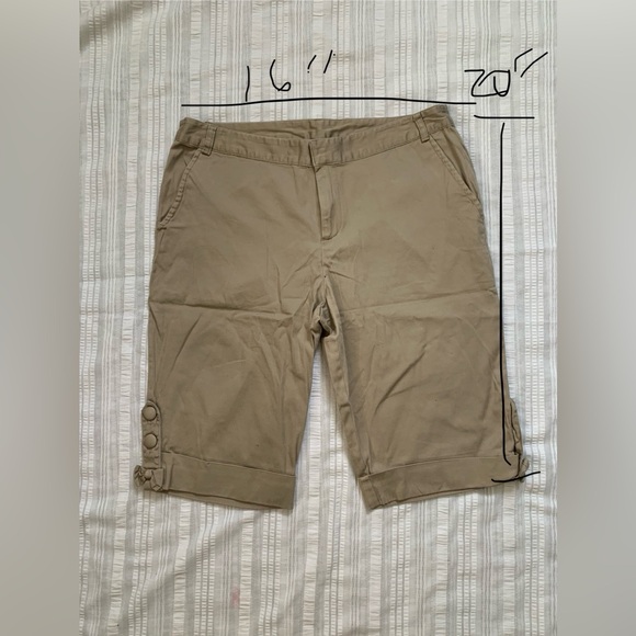 Yume soft light khaki colored shorts - Picture 5 of 7